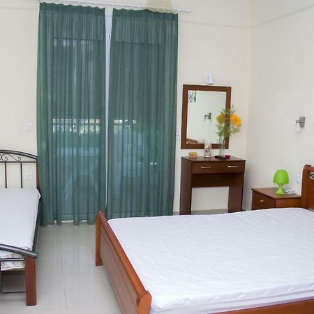 Golden Sun Apartment Rovies Bagian luar foto