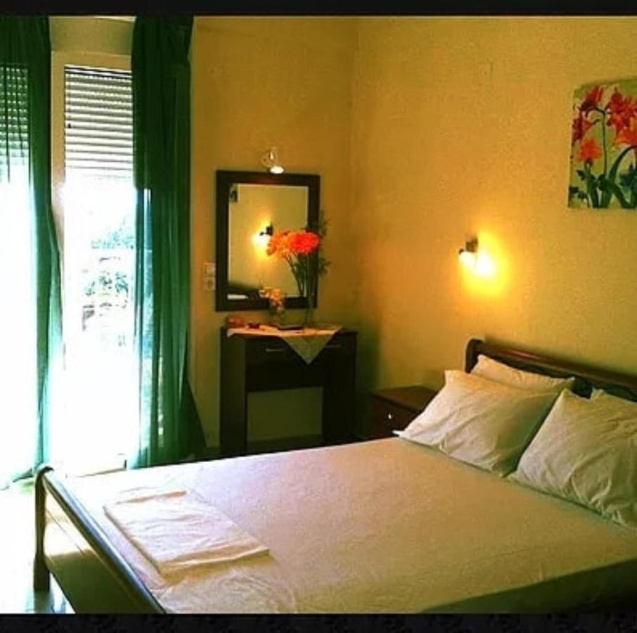 Golden Sun Apartment Rovies Bagian luar foto