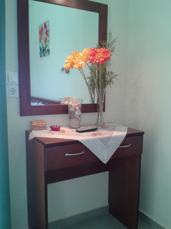 Golden Sun Apartment Rovies Ruang foto