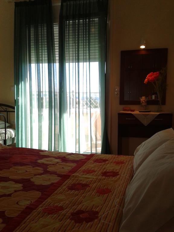 Golden Sun Apartment Rovies Ruang foto
