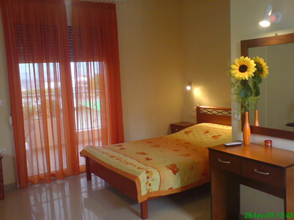 Golden Sun Apartment Rovies Ruang foto