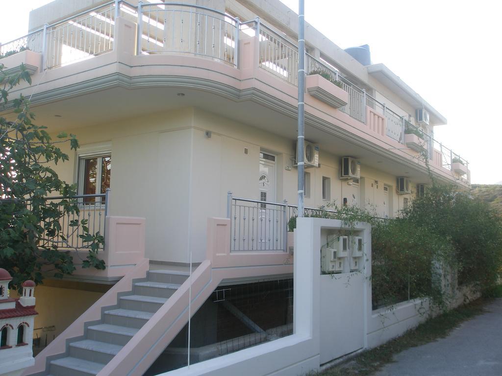 Golden Sun Apartment Rovies Bagian luar foto
