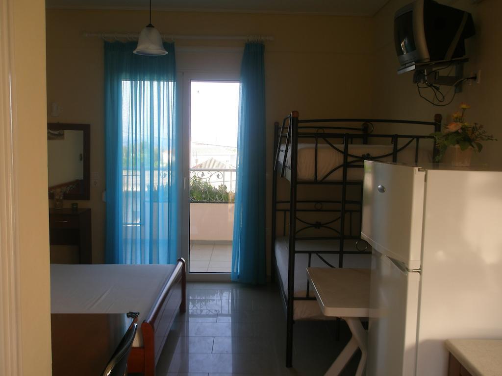 Golden Sun Apartment Rovies Bagian luar foto