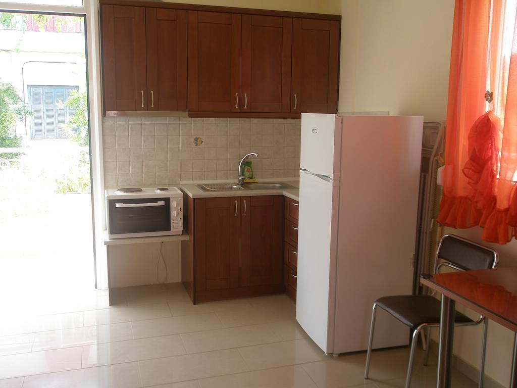 Golden Sun Apartment Rovies Bagian luar foto